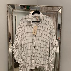 NWT Sz L oversized button up white and black plaid shirt with ruffle sleeve